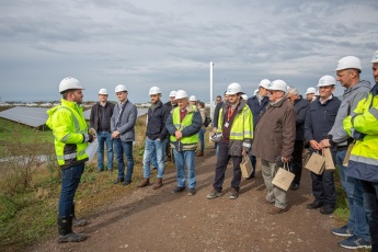 2020-10-15-solar-park-construction-photography-and-interview-video-hungary-17